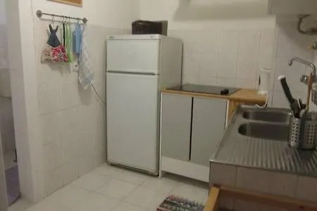 Center Simple Charming