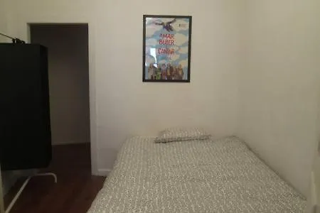 Center Simple Charming